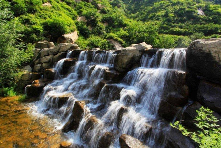 我在河南开一家湖南味的早餐十中晚餐的餐厅，想取一个洋气，好记，亲切，有数字，又大气的名字，麻烦大家